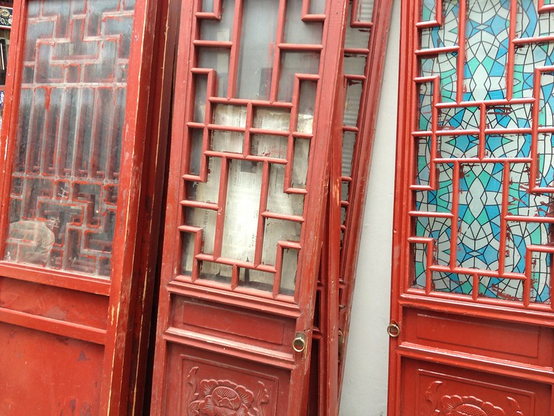 Old Doors in Qibao 七寶 Old City - Shanghai, China<br/>© <a href="https://flickr.com/people/98075809@N00" target="_blank" rel="nofollow">98075809@N00</a> (<a href="https://flickr.com/photo.gne?id=8047782840" target="_blank" rel="nofollow">Flickr</a>)