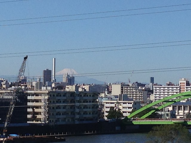 昨日10時ごろ、ベランダから富士山を見え...