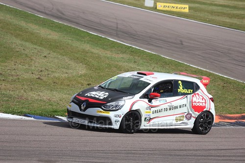 Ollie Pidgley in the Clio Cup at Rockingham, August 2016