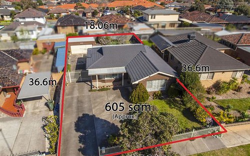 15 River Dr, Avondale Heights VIC 3034