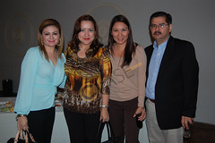 DSC_6007 Mireya Soto Perales, Adriana Hernández de García, Gabriela Rosas de Alcalá y Felipe Alcalá.
