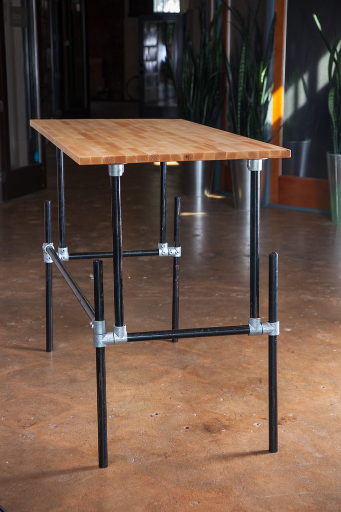 Building an Adjustable Height Standing Desk [Video]