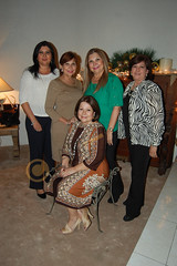 DSC_0207.JPG La cumpleañera con Aurora Castañeda, Letty Castañeda, Yolanda Castañeda de García y Aleyda Castañeda de Sepúlveda