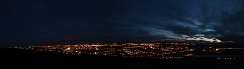 Glasgow panorama at night<br/>© <a href="https://flickr.com/people/46305830@N03" target="_blank" rel="nofollow">46305830@N03</a> (<a href="https://flickr.com/photo.gne?id=8435782569" target="_blank" rel="nofollow">Flickr</a>)