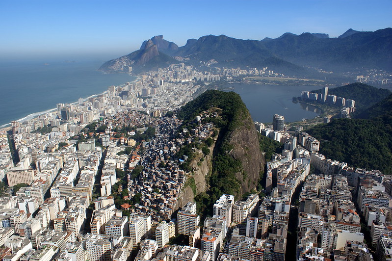 Rio de Janeiro: panoramic view of part of south zone.<br/>© <a href="https://flickr.com/people/38795342@N06" target="_blank" rel="nofollow">38795342@N06</a> (<a href="https://flickr.com/photo.gne?id=8313469851" target="_blank" rel="nofollow">Flickr</a>)