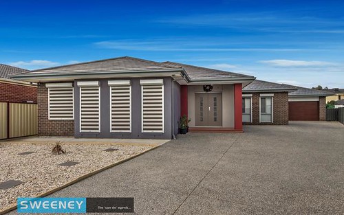 10 Mitchley Ct, St Albans VIC 3021