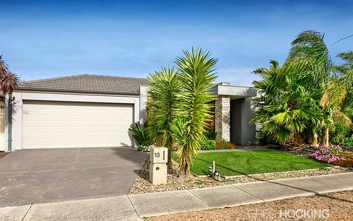 13 Daisy Drive, Point Cook VIC
