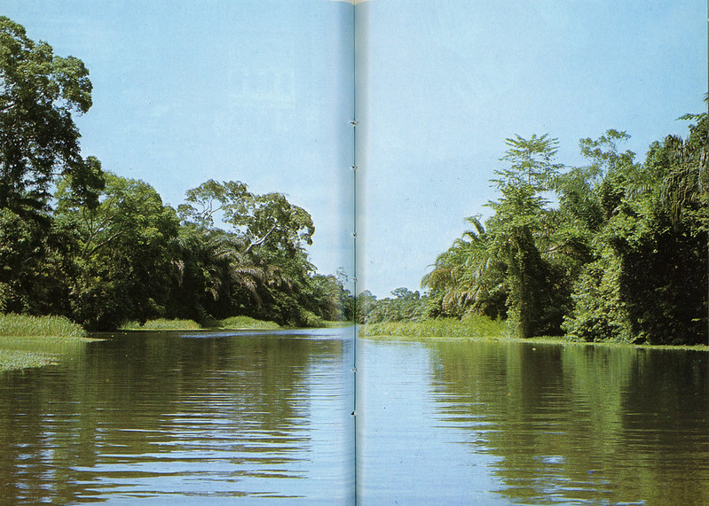 Guide to Lagos 1975 030 Itoikin River<br/>© <a href="https://flickr.com/people/30616942@N00" target="_blank" rel="nofollow">30616942@N00</a> (<a href="https://flickr.com/photo.gne?id=8487631539" target="_blank" rel="nofollow">Flickr</a>)