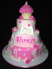 large pink ambre cupcake cake • <a style="font-size:0.8em;" href="http://www.flickr.com/photos/60584691@N02/8547840628/" target="_blank">View on Flickr</a>