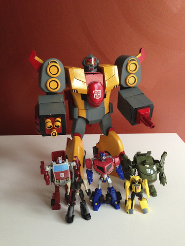 Custom Animated Omega Supreme and Autobots - a photo on Flickriver