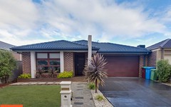 33 Maeve Circuit, Clyde North VIC