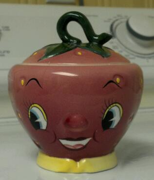 PY/Miyao Anthropomorphic Strawberry Face Sugar Bowl