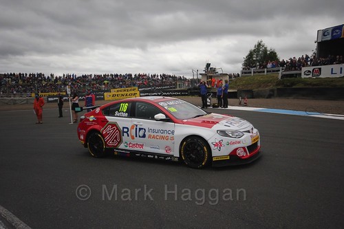 Ashley Sutton on the grid during the BTCC Knockhill Weekend 2016