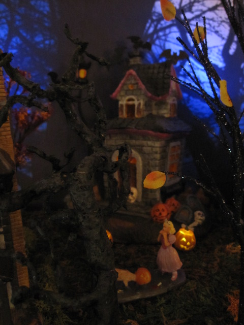 house halloween town village haunted spooky 56 dept lemax