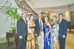 DSC_0803.JPG Javier Alvarado, Ricardo Peña, Luis Garza y sus respectivas esposas en la celebración del dia del Médico.