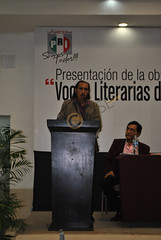 DSC_0007.JPG Victor González coordinador de ¨Voces Literarias de la Frontera¨