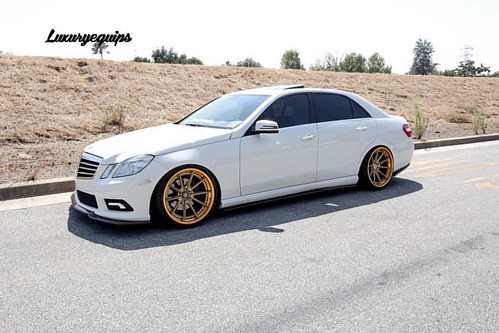 Center Adaptation Corrode 2011 Bagged Mercedes W212 - luxuryequips. Equipped : @rsvforged @accuair  @viaircorp Sales@luxuryequips.com 408-768-1799 www.luxuryequips.com  #luxuryequips - a photo on Flickriver