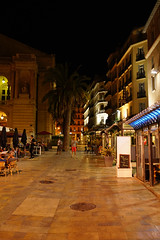 Toulon<br/>© <a href="https://flickr.com/people/91733444@N08" target="_blank" rel="nofollow">91733444@N08</a> (<a href="https://flickr.com/photo.gne?id=29191706743" target="_blank" rel="nofollow">Flickr</a>)
