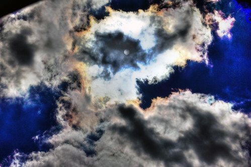 Mittagssonne hinter Wolken • <a style="font-size:0.8em;" href="http://www.flickr.com/photos/69570948@N04/28900616933/" target="_blank">Auf Flickr ansehen</a>