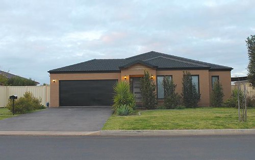 15 Calabria Rd, Griffith NSW 2680
