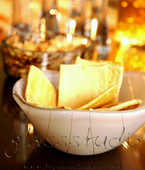 glass-snack-bowl-chips