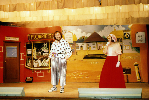 1996 Snow White and the seven dwarfs 03 (from left Ross Crowe, Katie (Ivermee) Bullock)