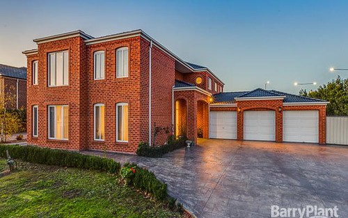2 Bruxner Wy, Taylors Lakes VIC 3038