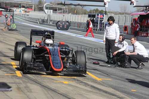 Kevin Magnussen pits in the McLaren at 2015 Formula One Winter Testing