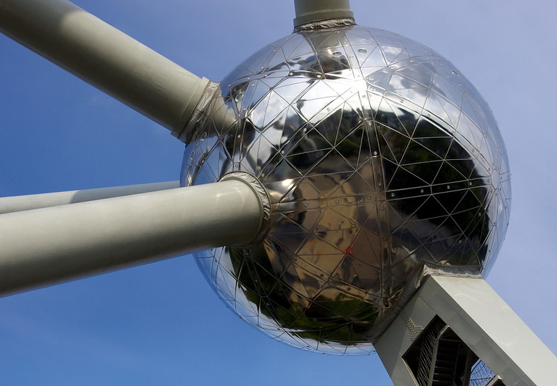 Atomium<br/>© <a href="https://flickr.com/people/101053609@N05" target="_blank" rel="nofollow">101053609@N05</a> (<a href="https://flickr.com/photo.gne?id=16030727727" target="_blank" rel="nofollow">Flickr</a>)