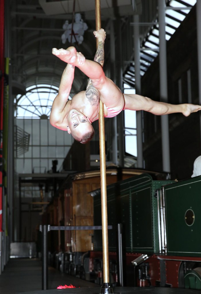 ann-marie calilhanna- massive lates queer bigtop circus @ powerhouse museum_073