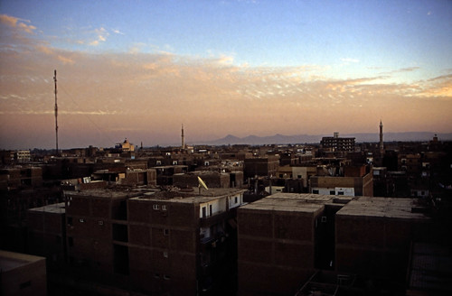 Ägypten 1999 (235) Luxor • <a style="font-size:0.8em;" href="http://www.flickr.com/photos/69570948@N04/28220371065/" target="_blank">Auf Flickr ansehen</a>