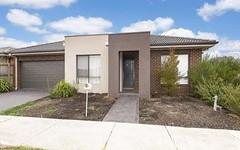 32 Ovens Circuit, Whittlesea VIC
