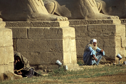 Ägypten 1999 (265) Tempel von Luxor: Sphingen-Allee • <a style="font-size:0.8em;" href="http://www.flickr.com/photos/69570948@N04/28306166936/" target="_blank">Auf Flickr ansehen</a>
