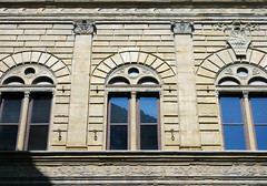 Alberti, Palazzo Rucellai, detail with arched windows