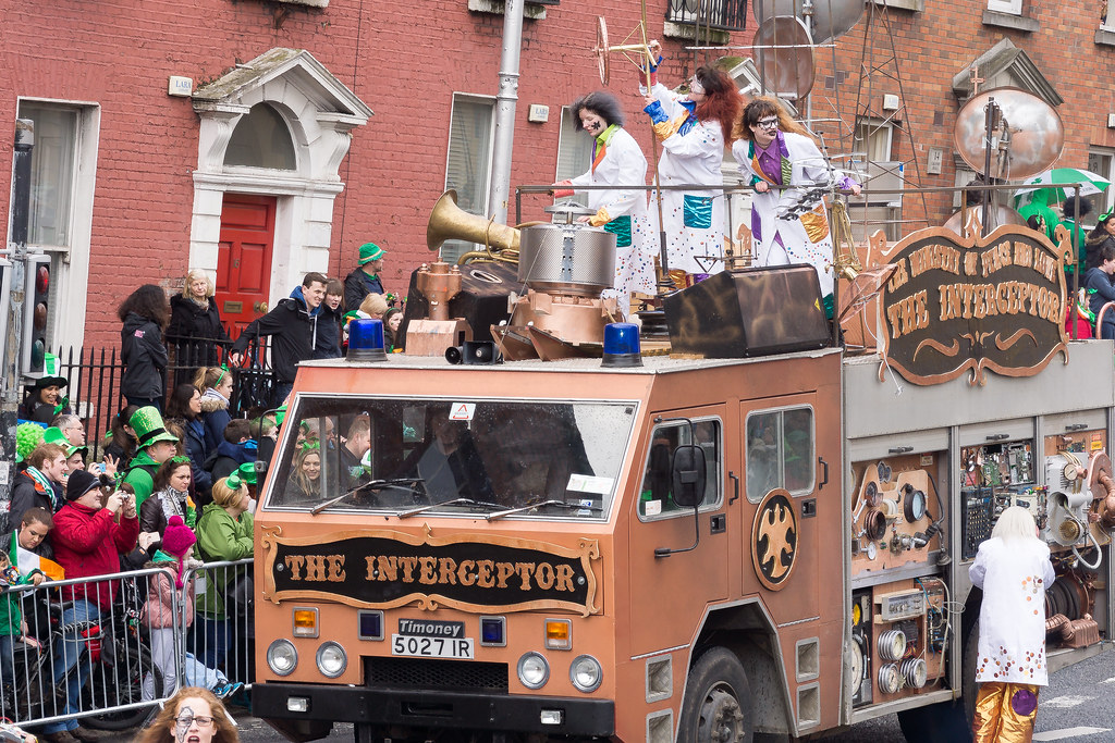 INISHOWEN CARNIVAL GROUP “THE MINISTRY OF PEACE AND LOVE” ST. PATRICK’S PARADE 2015- REF-102319