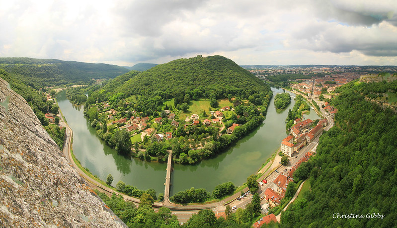 Besancon Panorama<br/>© <a href="https://flickr.com/people/74571313@N03" target="_blank" rel="nofollow">74571313@N03</a> (<a href="https://flickr.com/photo.gne?id=28242170443" target="_blank" rel="nofollow">Flickr</a>)