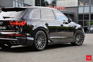 ABT Audi SQ7 on Vossen VFS2