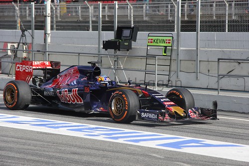 Carlos Sainz Jr in the Toro Rosso in 2015 Formula One Winter Testing