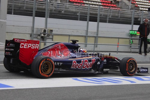 Carlos Sainz Jr in his Toro Rosso in Formula One Winter Testing 2015