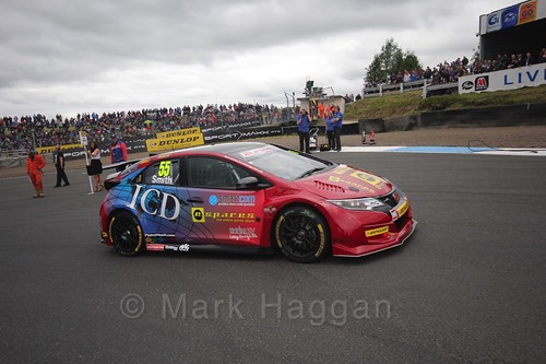 Jeff Smith on the grid during the BTCC Knockhill Weekend 2016