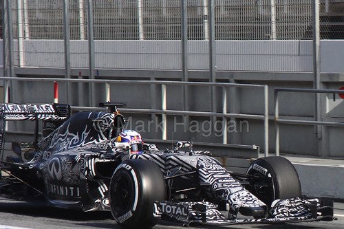 Daniel Ricciardo in his Red Bull in Formula One Winter Testing 2015