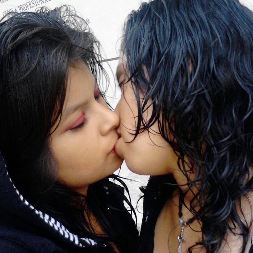 Latina Lesbian Teens Kissing 99