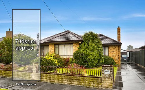 33 Wood St, Avondale Heights VIC 3034