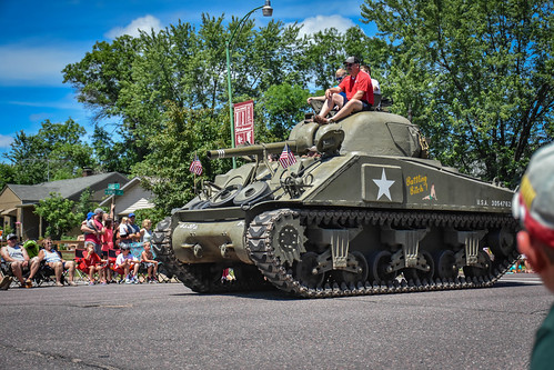 Only the finest Northwoods parades have a functional M4 Sherman tank in them! • <a style="font-size:0.8em;" href="http://www.flickr.com/photos/96277117@N00/28179693272/" target="_blank">View on Flickr</a>