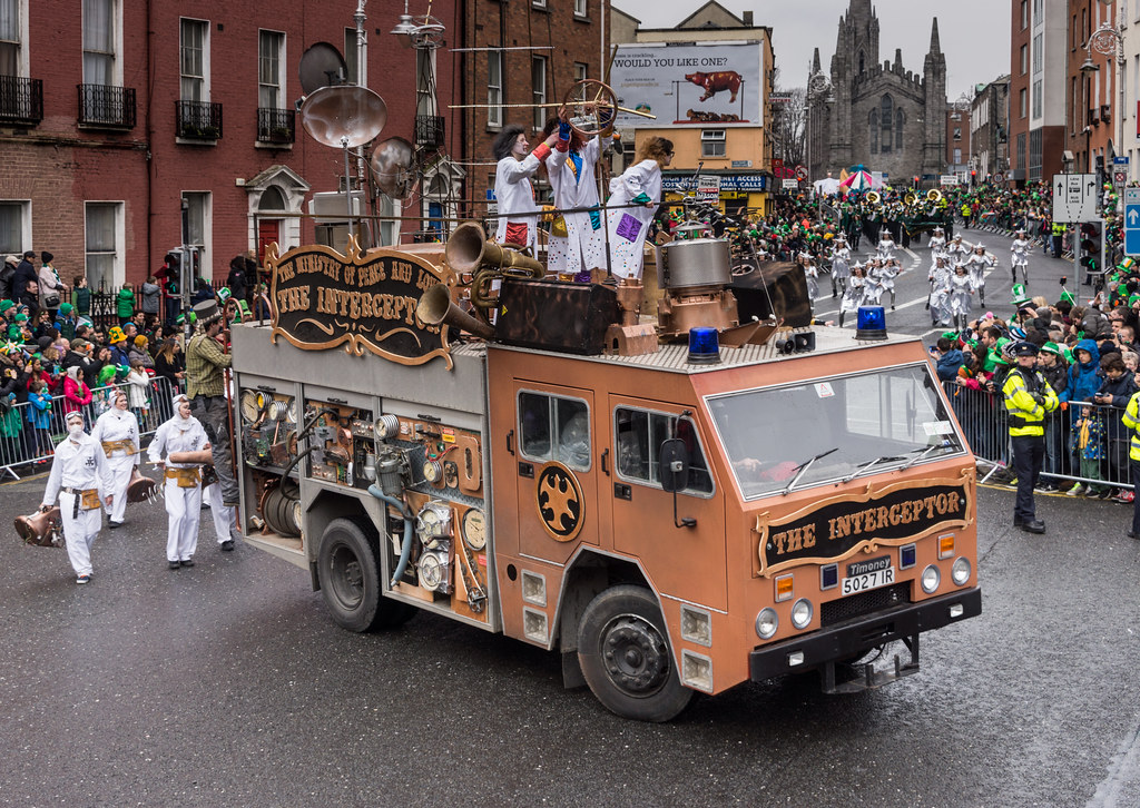 INISHOWEN CARNIVAL GROUP “THE MINISTRY OF PEACE AND LOVE” ST. PATRICK’S PARADE 2015- REF-102327