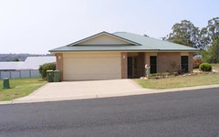 2 Vicky Avenue, Crows Nest QLD