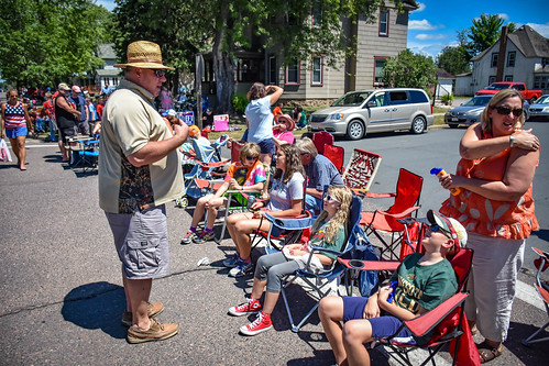Uncle Paul entertains the troops before the rodeo parade. • <a style="font-size:0.8em;" href="http://www.flickr.com/photos/96277117@N00/28249163816/" target="_blank">View on Flickr</a>