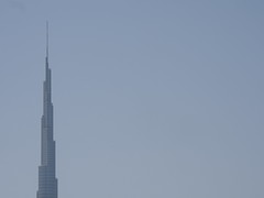 Burj Khalifa, worlds tallest building (828m).