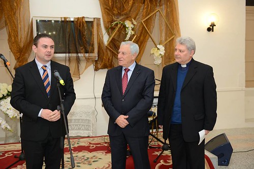 PFI - Fr Vince Magri sj receives 'Gieh iz-Zejtun' award