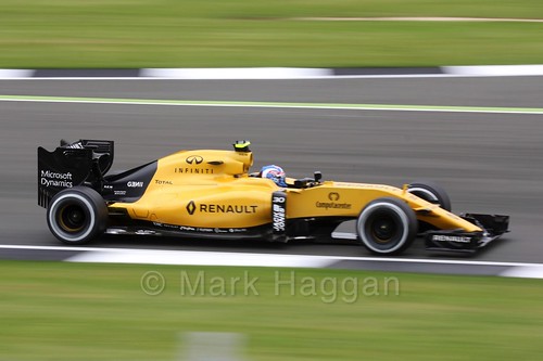 Jolyon Palmer in his Renault in Free Practice 1 at the 2016 British Grand Prix